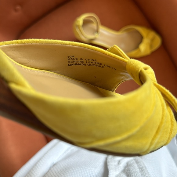 Talbots yellow suede wedge heel with ankle strap sandal, size 10 M - Picture 8 of 9